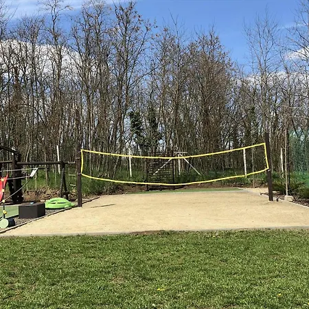 Piros Tanya Es Vendeghaz * Nyíregyháza