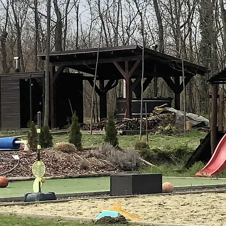 Πάρκο διακοπών Piros Tanya Es Vendeghaz Nyíregyháza