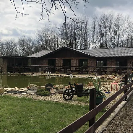 Piros Tanya Es Vendeghaz Πάρκο διακοπών *